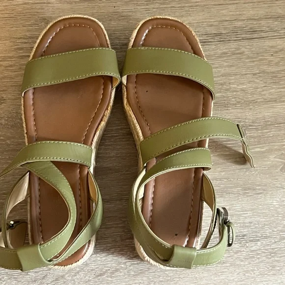 MICHAEL Michael Kors Green and Brown Sandals - Picture 1 of 3